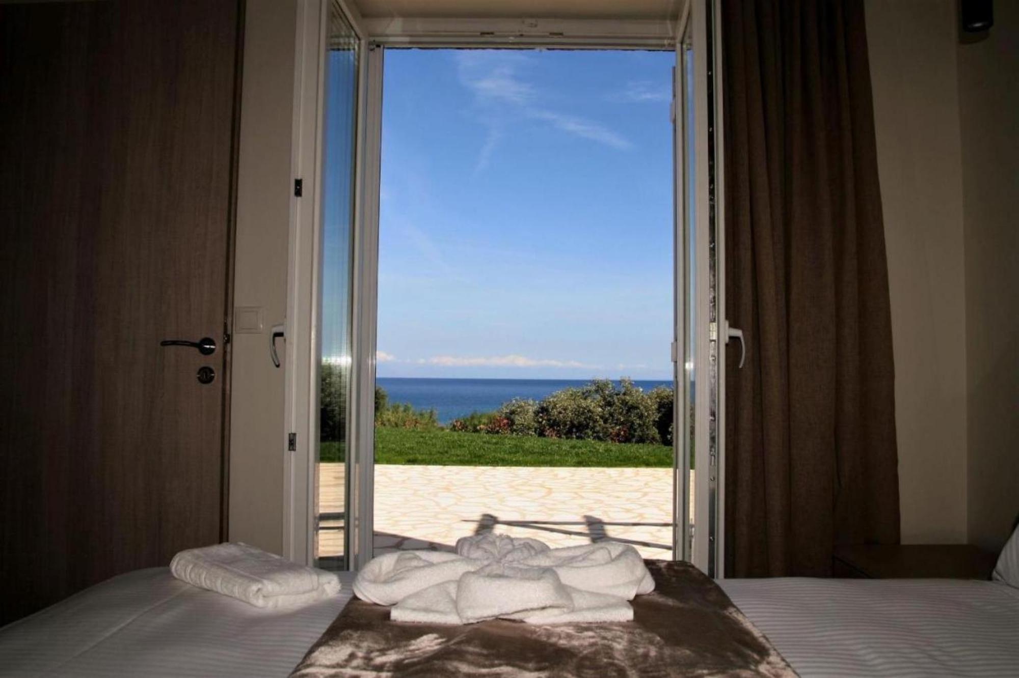Stone Bay Houses In Messinia Kalamaki Beach Area チラニ エクステリア 写真
